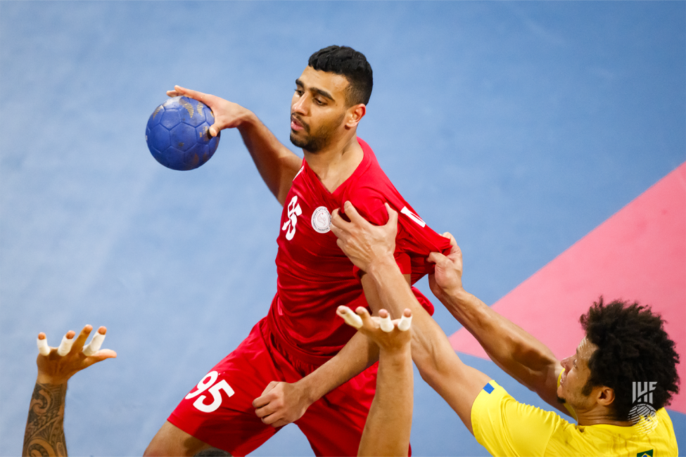 Bahrain player attacking