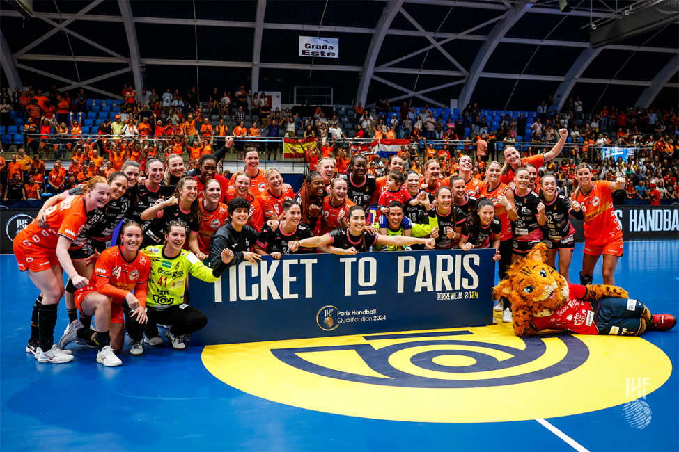 Spain and the Netherlands teams celebrating their ticket to Paris 2024