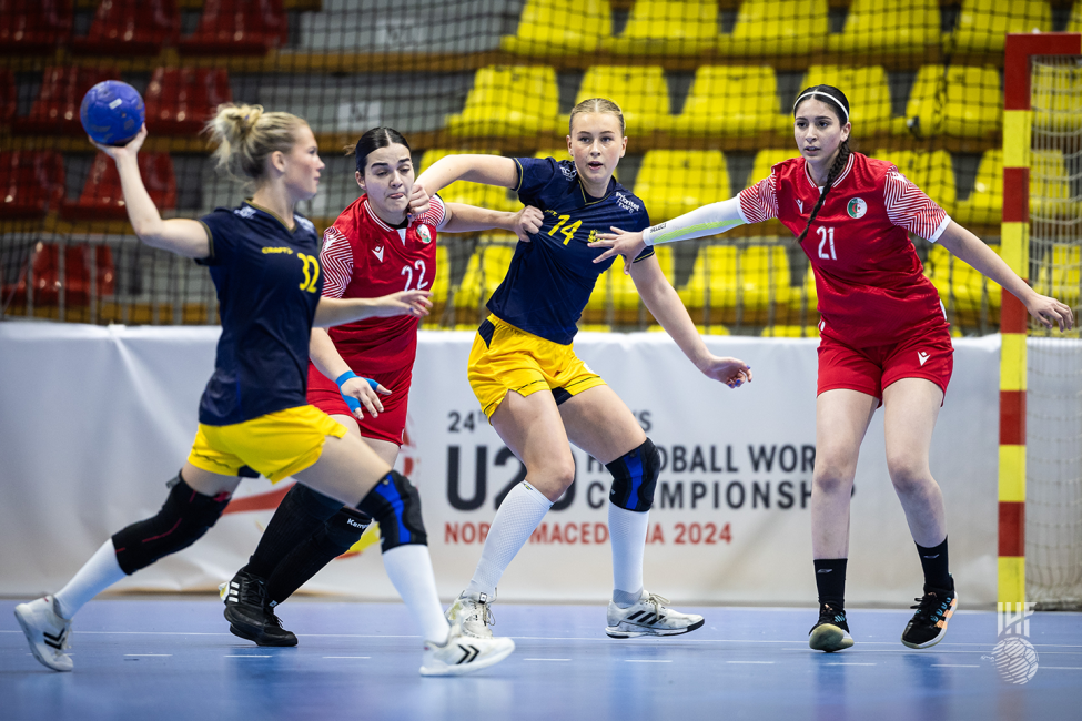 Sweden player shooting