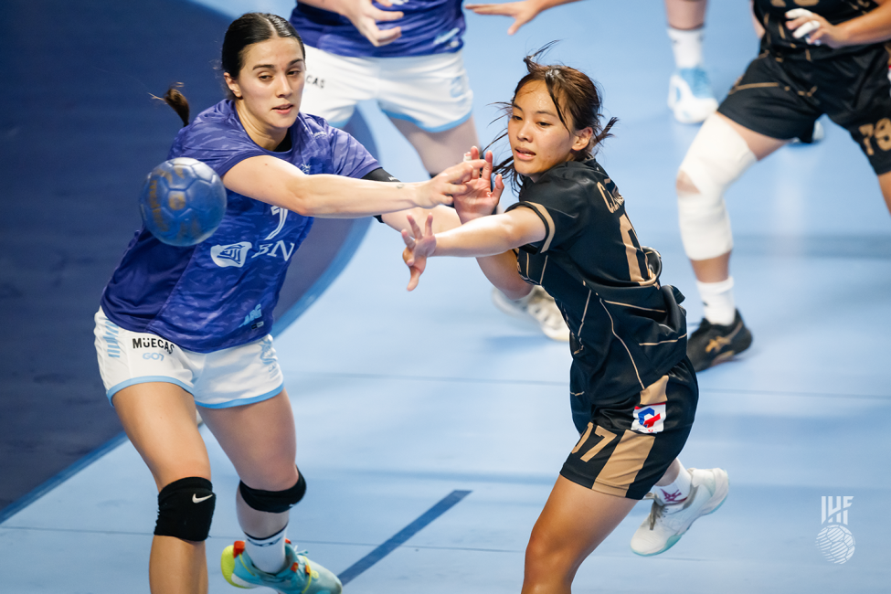 Chinese Taipei player passing