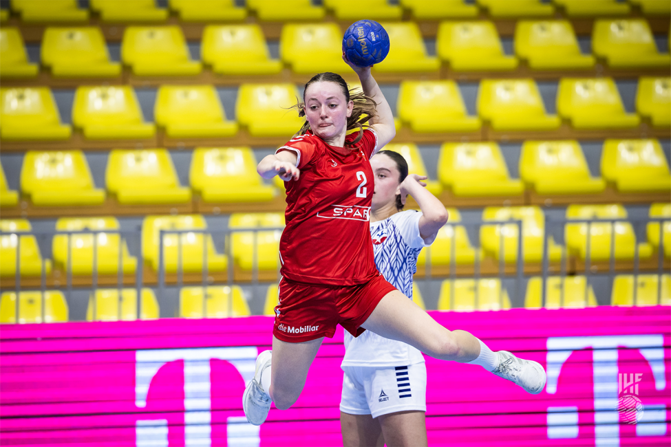 Switzerland player shooting