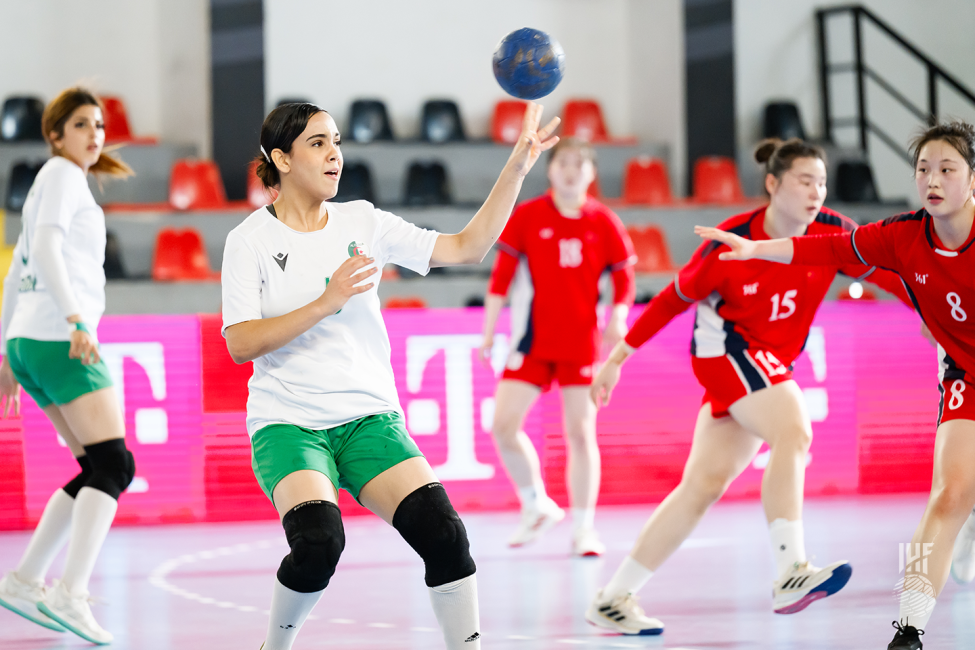 Algeria player shooting