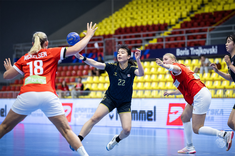 Japan player in atatck