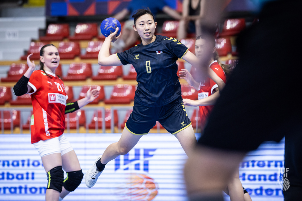 Japan player shooting