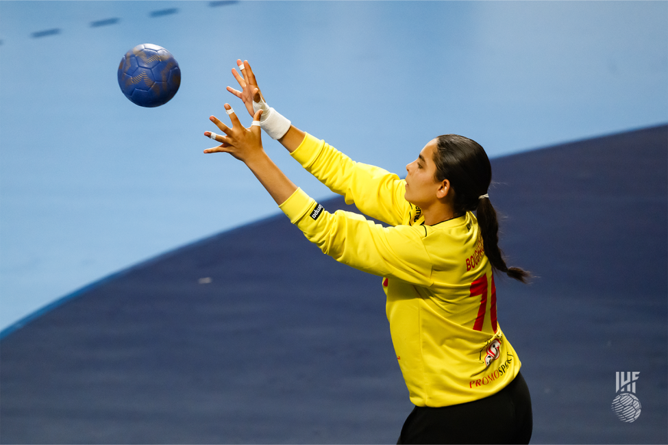 Tunisia goalkeeper catching the ball