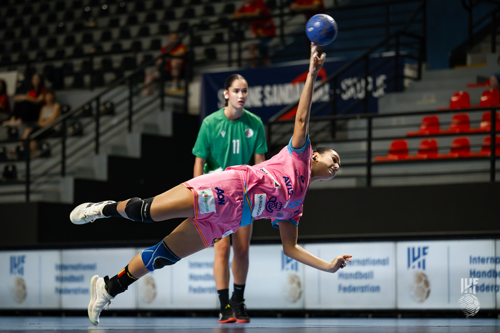Spain player shooting