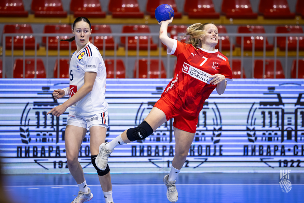 Denmark player shooting