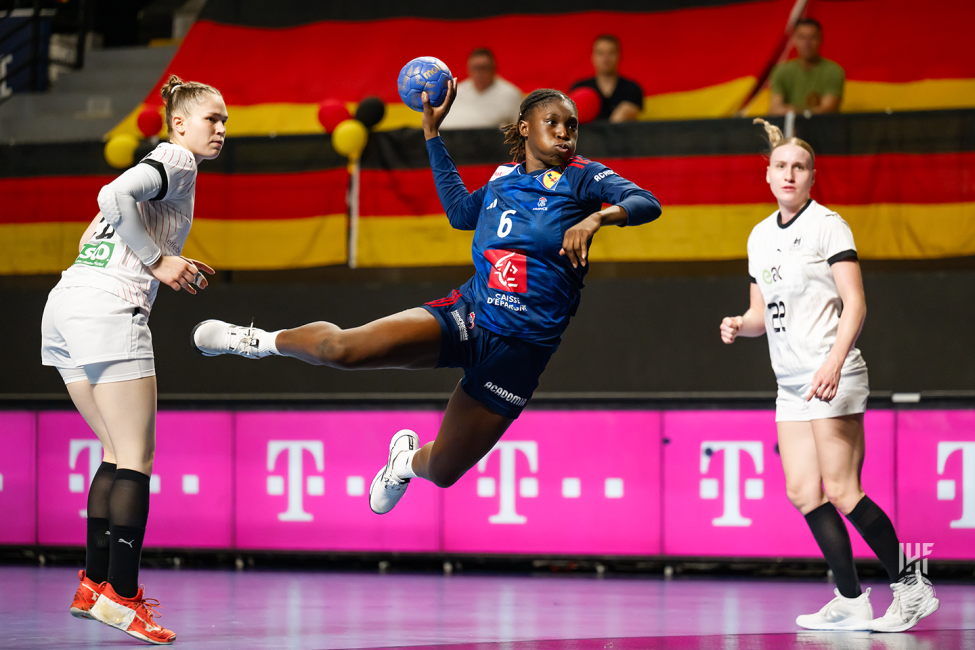 France player shooting