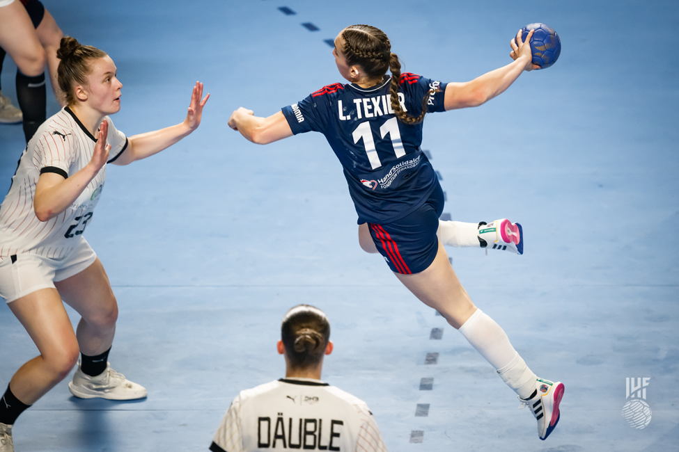 France player shooting