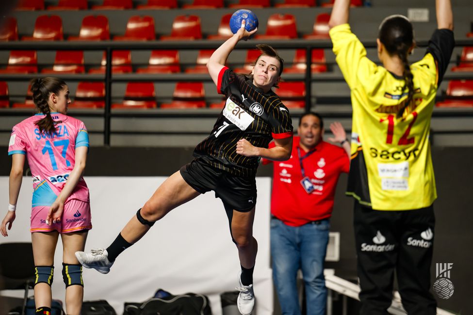Germany player shooting