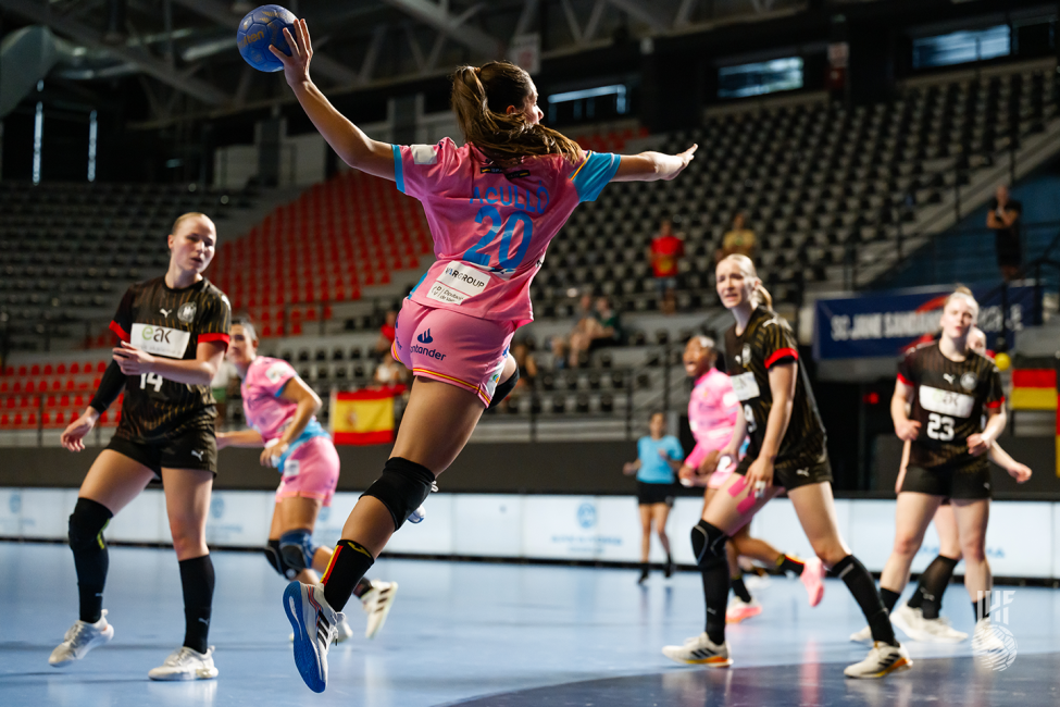 Spain player shooting