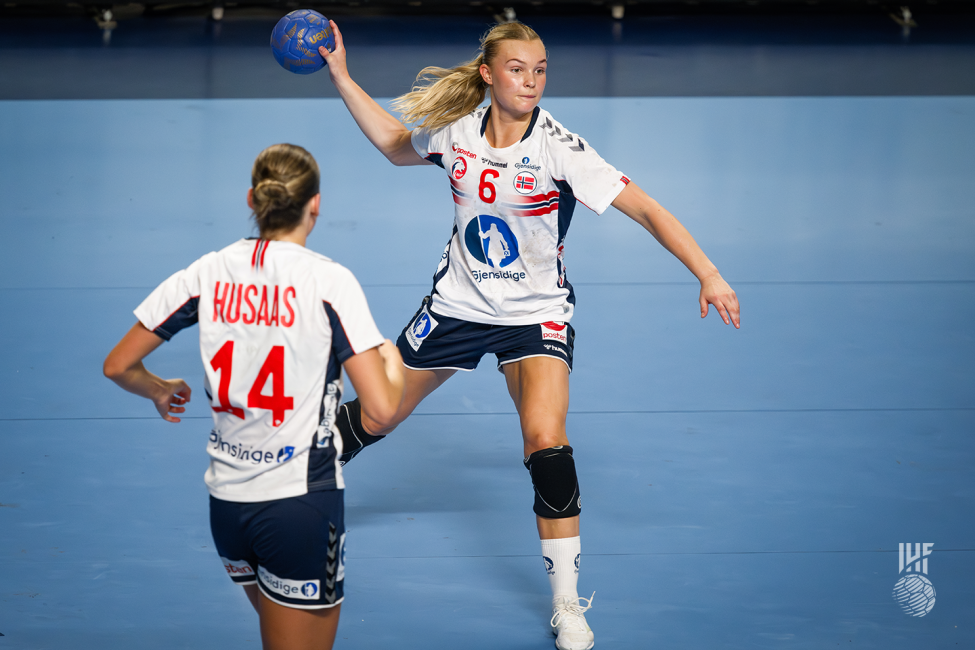 Norway player shooting