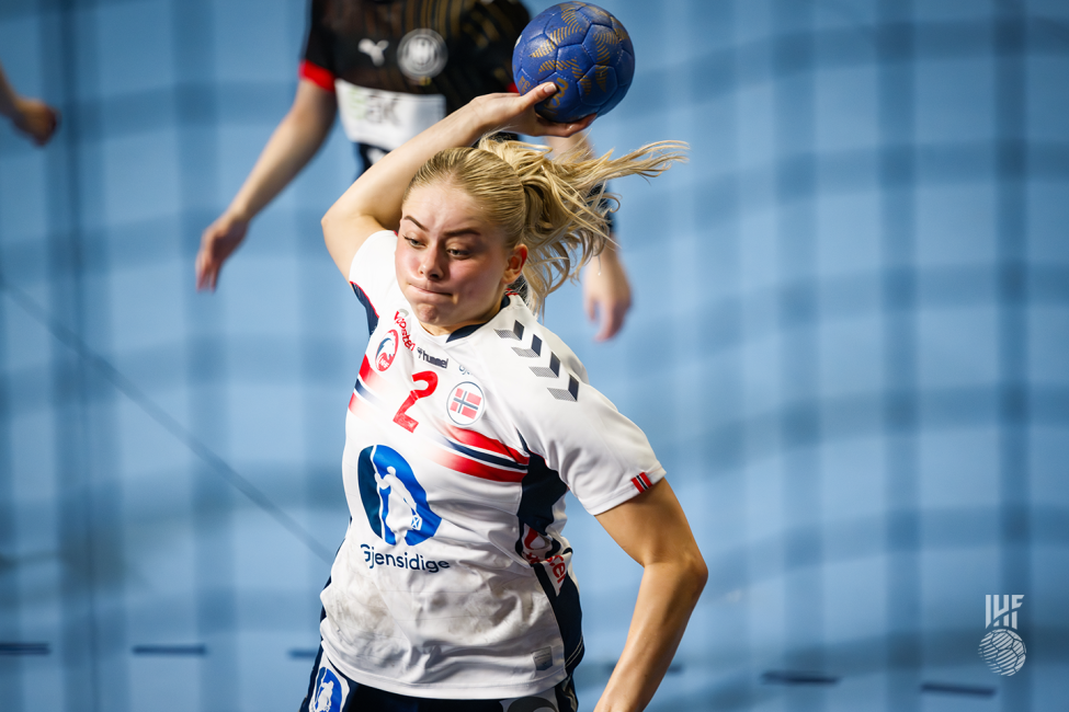 Norway player shooting