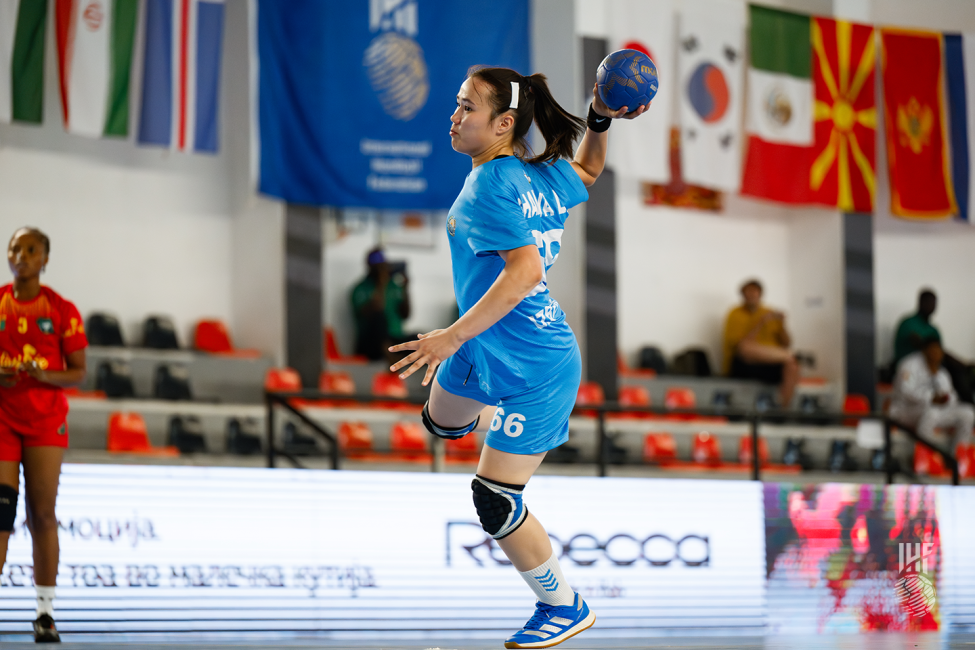 Uzbekistan player shooting