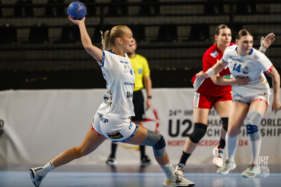 Iceland player shooting