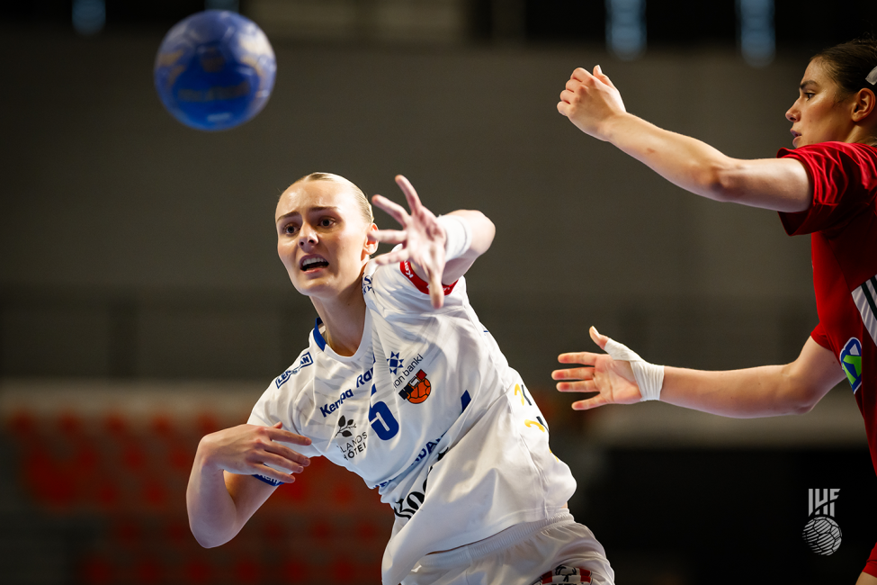 Iceland player shooting