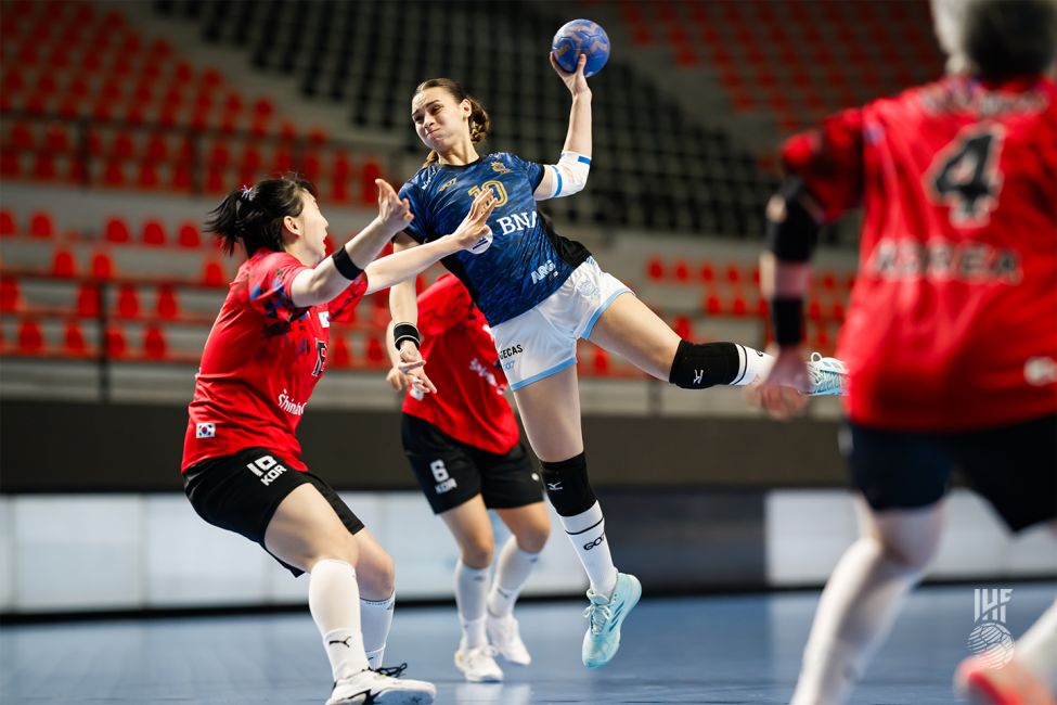 Argentina player shooting