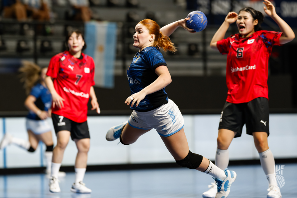 Argentina player shooting