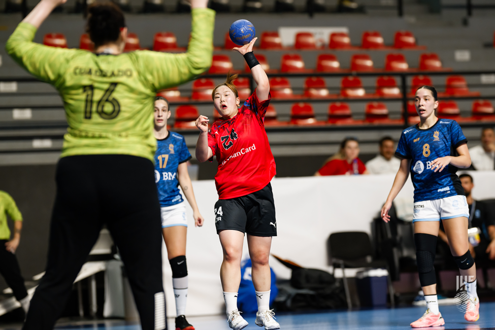 Republic of Korea player shooting