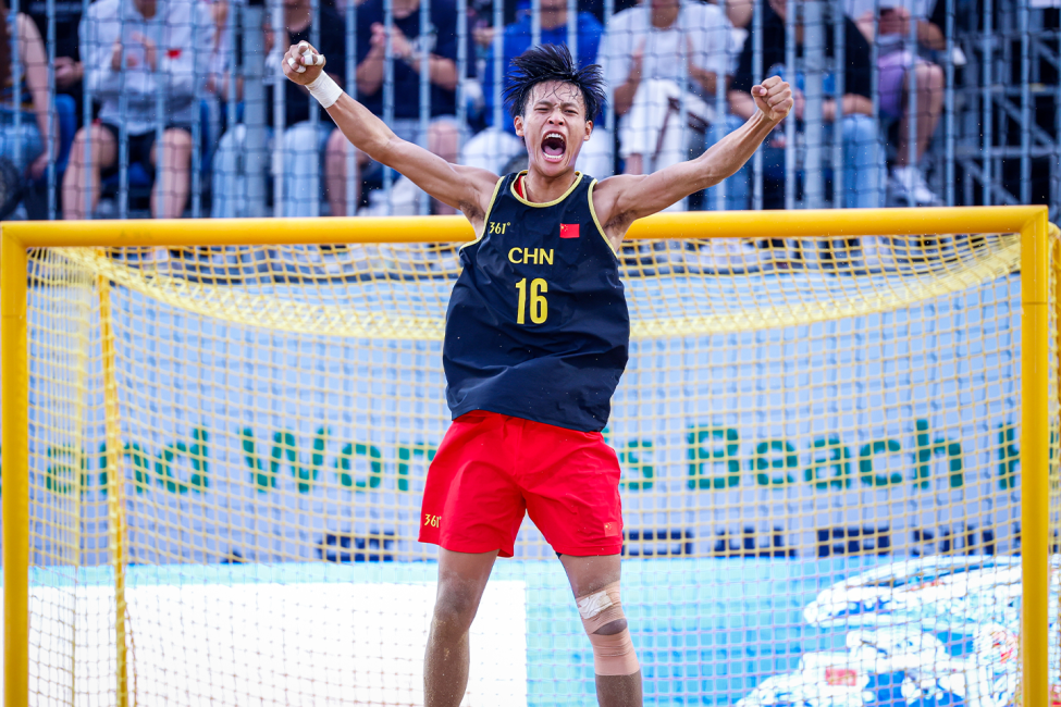 China goalkeeper celebrating