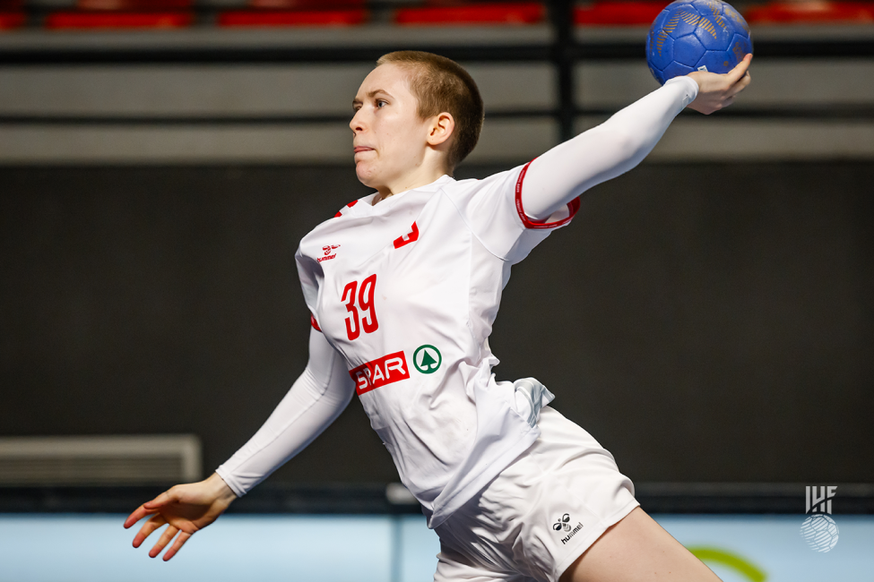 Switzerland player shooting
