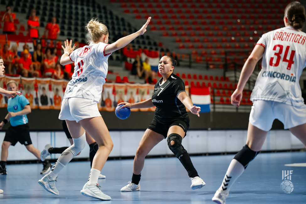 Netherlands player attacking