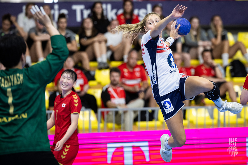 Norway player shooting