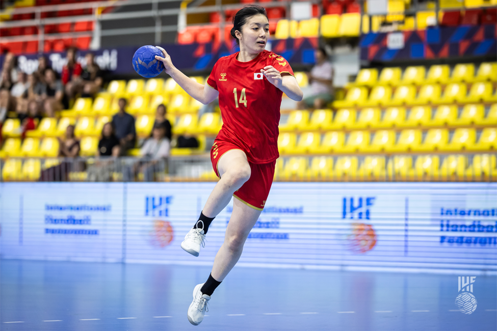 Japan player shooting