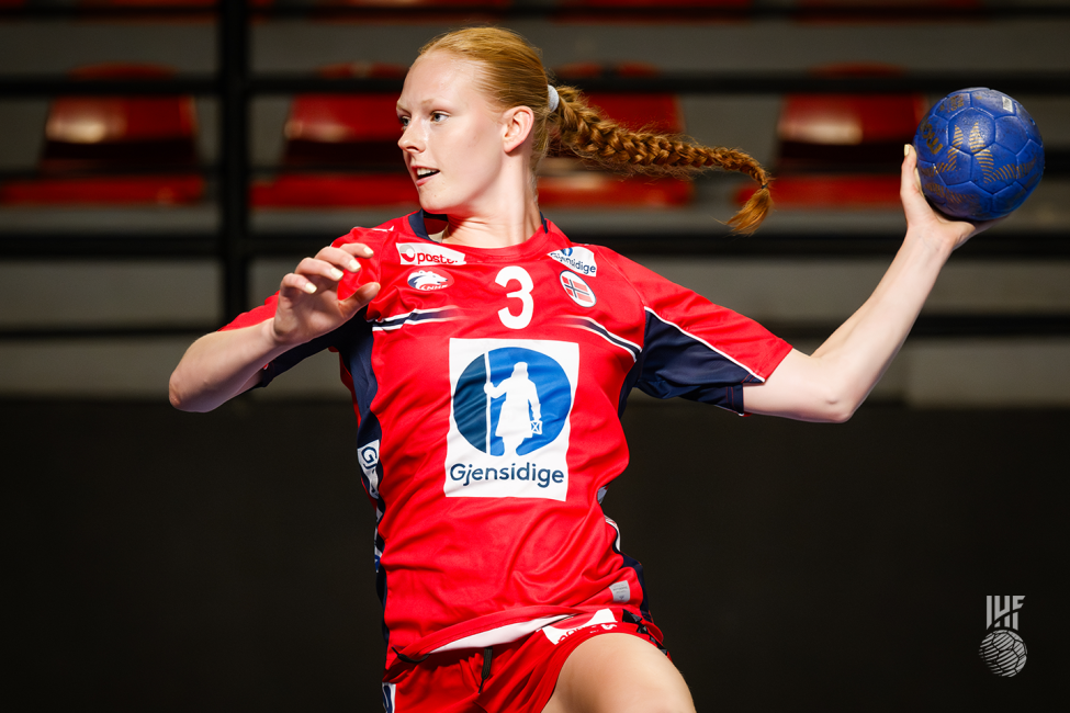 Norway player shooting
