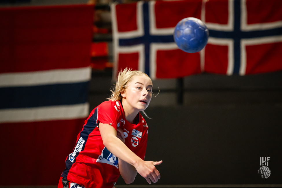 Norway player shooting