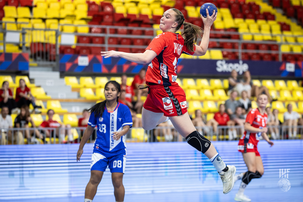 Norway player shooting