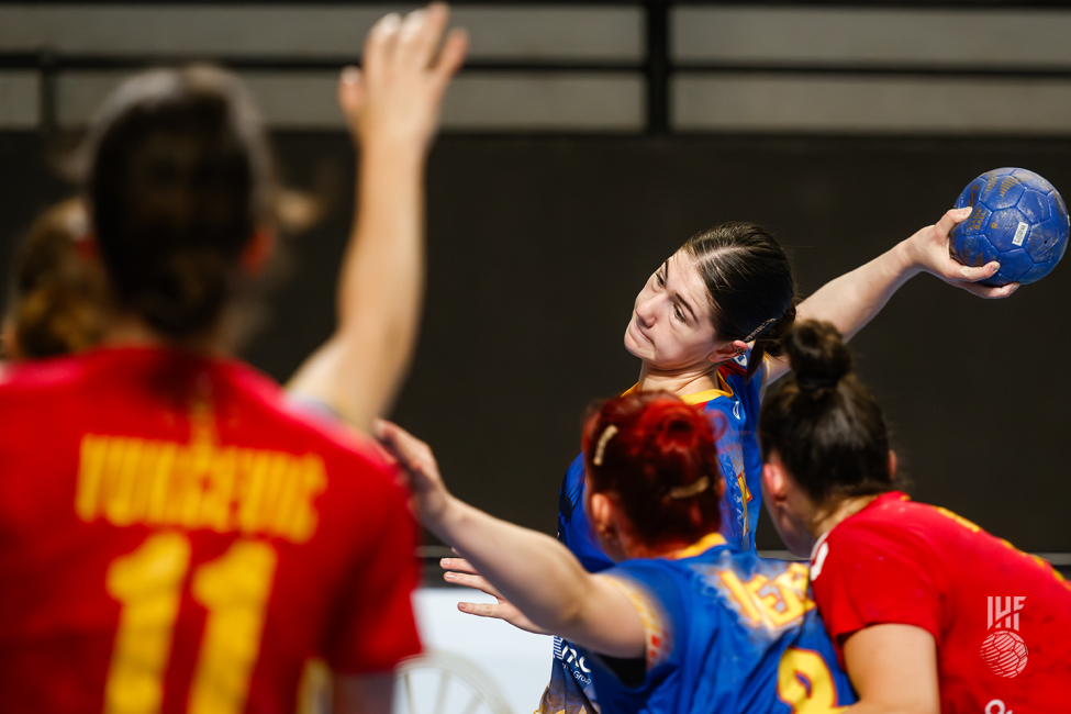 Romania player shooting