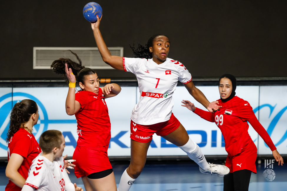 Switzerland player shooting