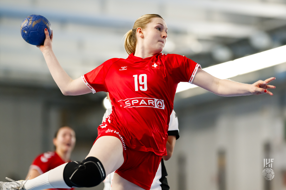 Switzerland player shooting
