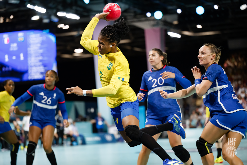 Paris 2024 women's handball France vs Brazil