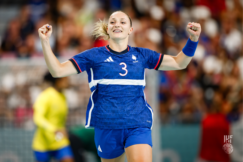 Paris 2024 women's handball France vs Brazil