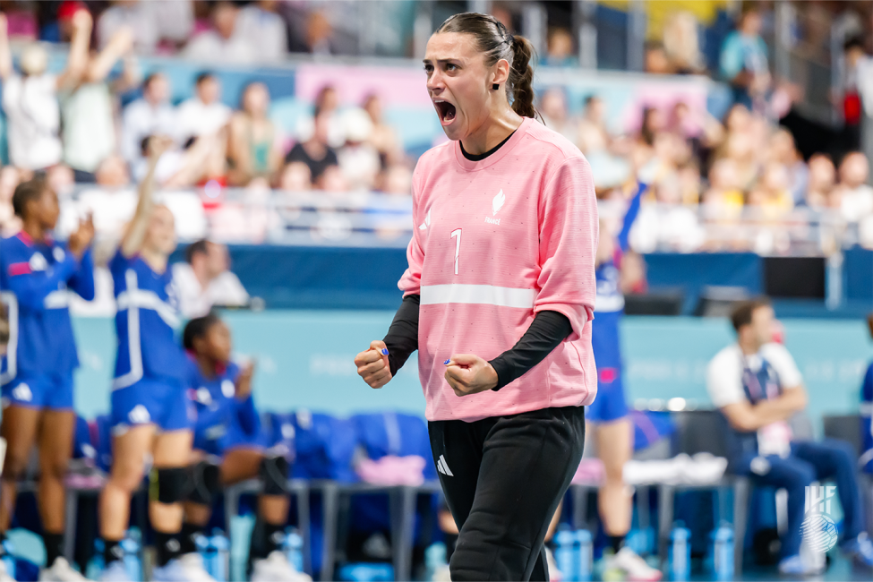 Paris 2024 women's handball France vs Brazil