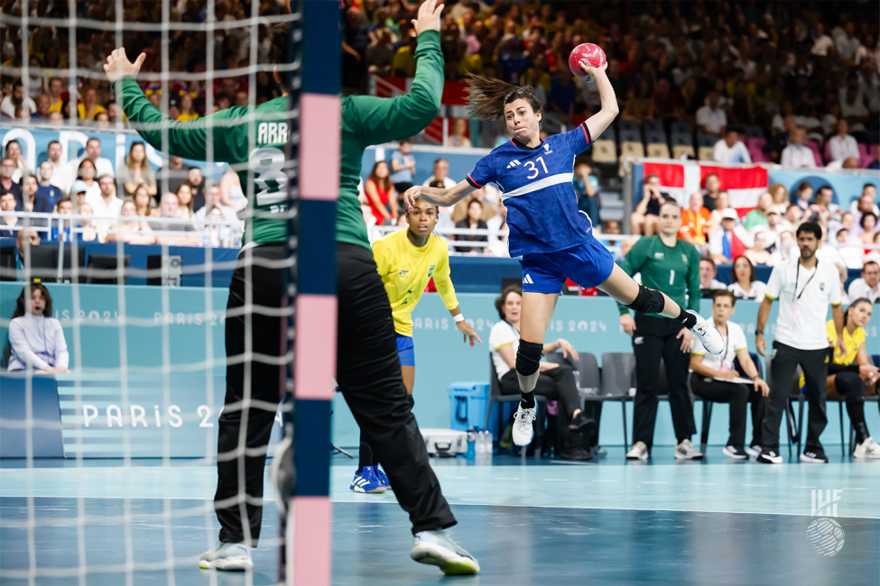 Paris 2024 women's handball France vs Brazil