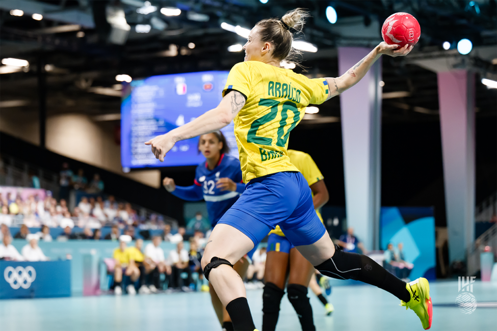 Paris 2024 women's handball France vs Brazil