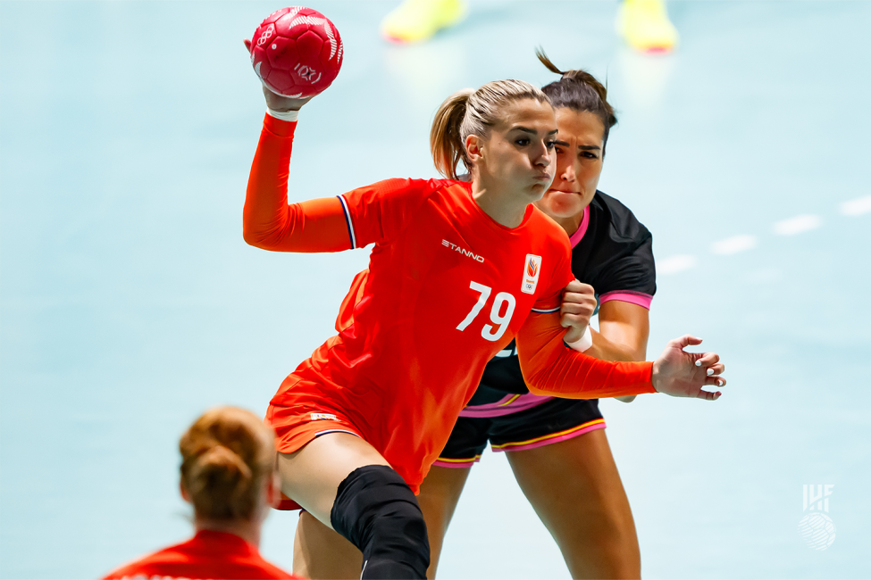 Paris 2024 women's handball Netherlands vs Spain
