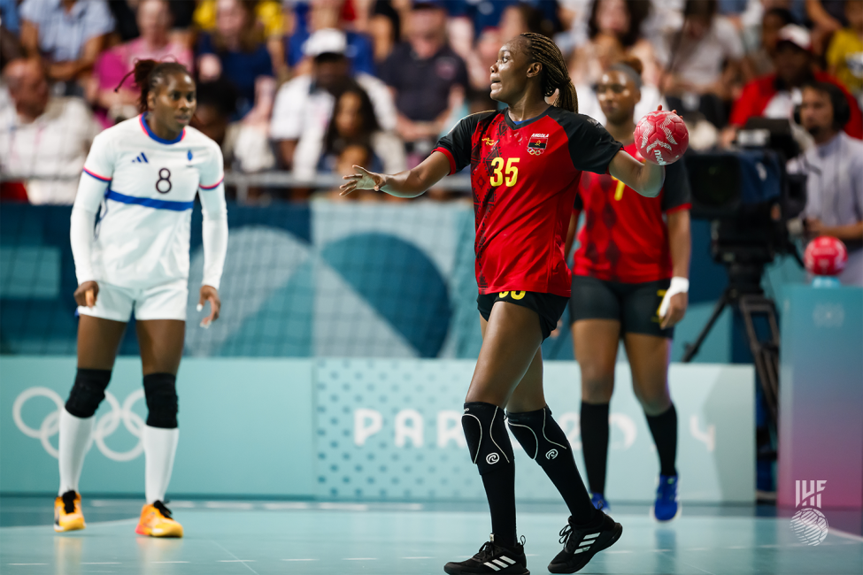 Paris 2024 women's handball Angola vs France