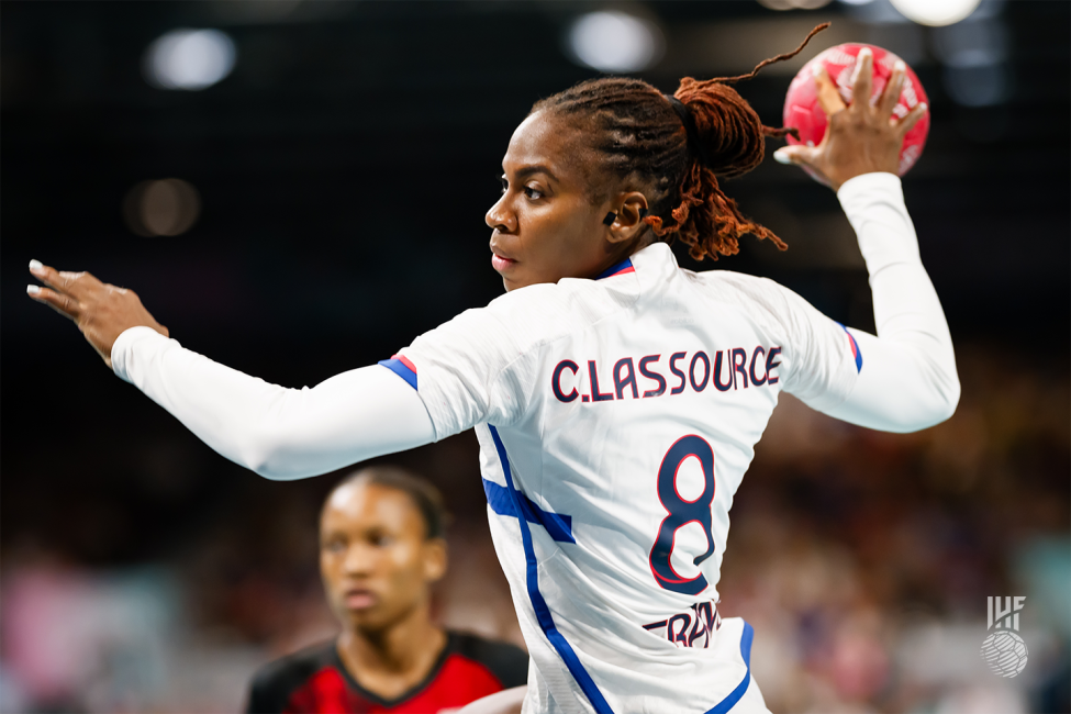Paris 2024 women's handball Angola vs France