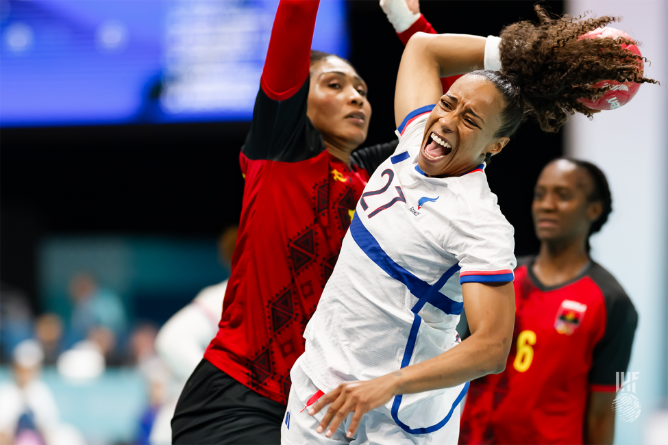 Paris 2024 women's handball Angola vs France