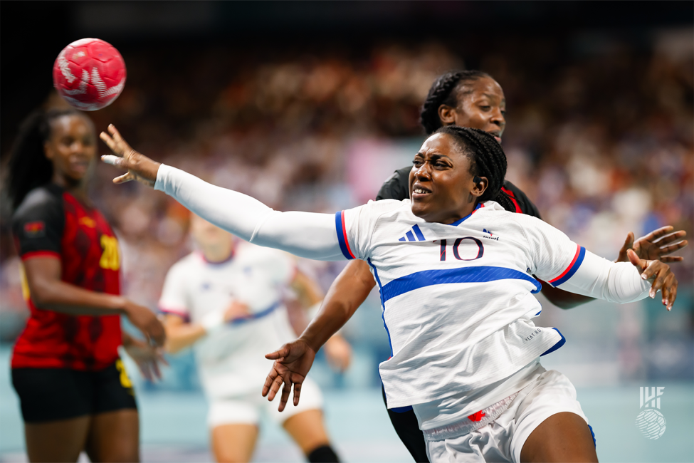 Paris 2024 women's handball Angola vs France