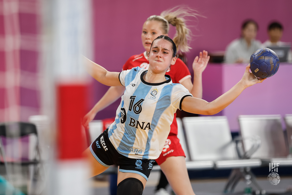 Argentina player shooting