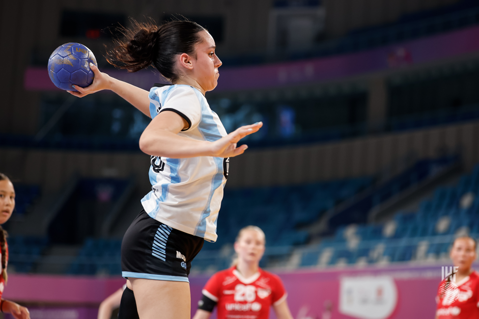 Argentina player shooting