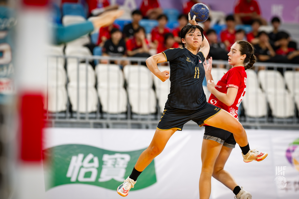 Japan player shooting