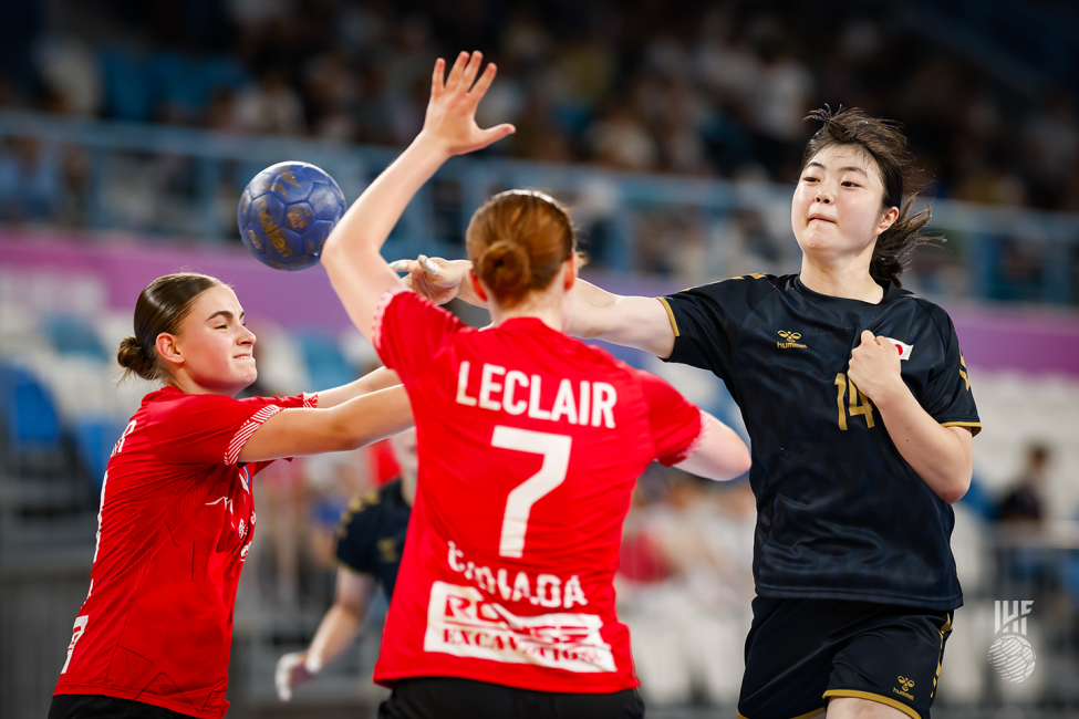 Japan player shooting