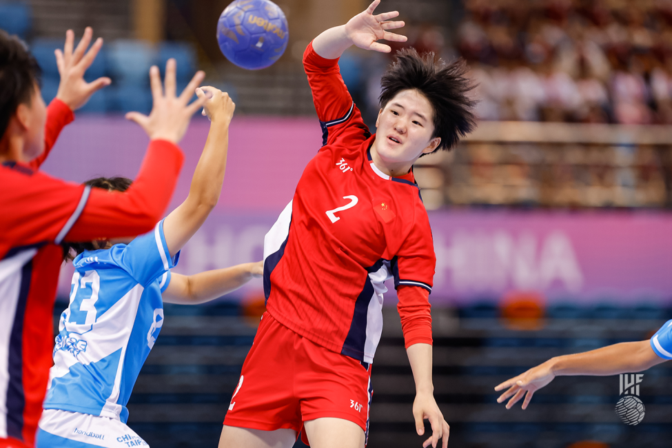 China player passing