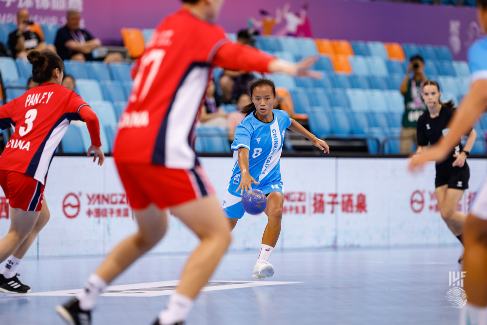Chinese Taipei player attacking